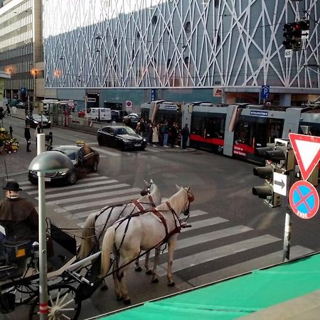 Center ! 2 Stops From The City Center! Wien Ngoại thất bức ảnh